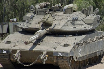 Occupied territories, a 65-ton Israeli army tank disappears into thin air
