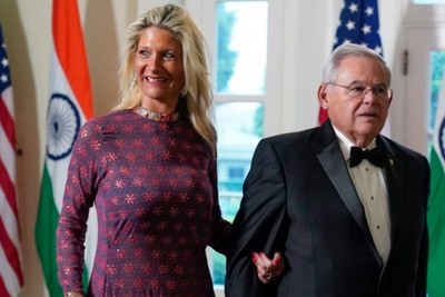 US senator accused of bribery