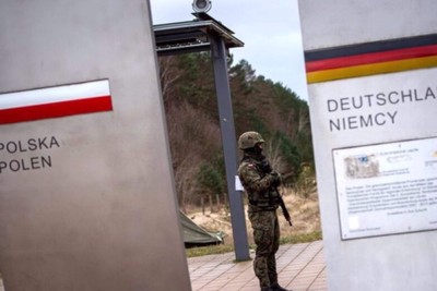 Germany is introducing controls at the borders of Poland and the Czech Republic to keep asylum seekers out