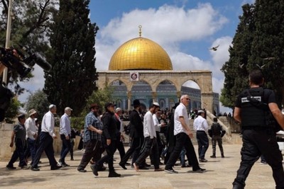 Over 50 percent of Israelis residing in the occupied Palestinian territories believe that their personal security is decreasing.