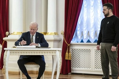 Continuation of America's interventionist approach to the war in Ukraine