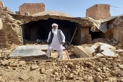 Helping Earthquake Victims, Iranian Red Crescent Volunteers Sent to Afghanistan