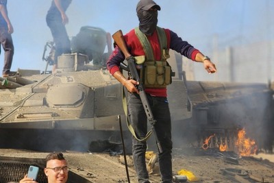 حماس تؤكد التزامها باحترام قوانين الحرب وتجنب استهداف المدنيين