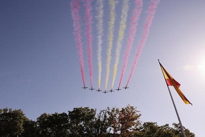Sanchez booed at military parade