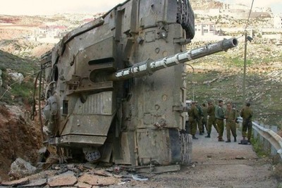Hamas Fighters Destroy Israeli Tanks in Khan Yunis