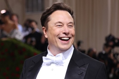 Elon Musk Calls on the West to Make Peace with Russia