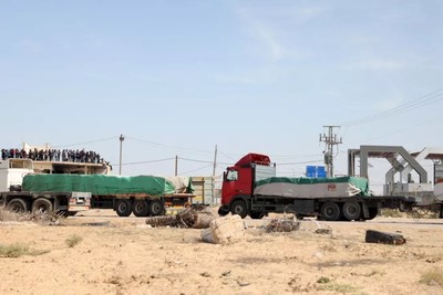 Al-Jazeera: в сектор Газа через КПП "Рафах" прибыли десять грузовиков с помощью