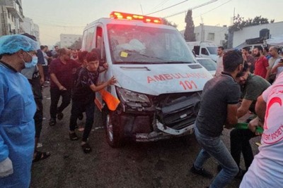 مجزرة في محيط مجمع الشفاء الطبي بغزة وإسرائيل تقر باستهداف سيارة إسعاف
