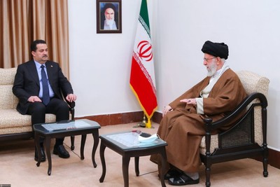 قائد الثورة: العراق بامكانه القيام بدور مميز في العالم الإسلامي لزيادة الضغط على الصهاينة
