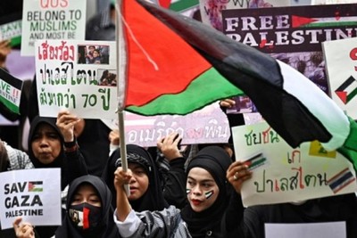 Muslims gather in Thailand to express support for Palestinian citizens