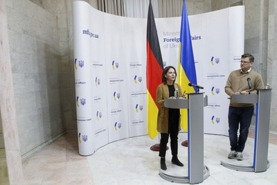 Западу пора перестать надеяться на чудо на Украине