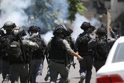 قوات الاحتلال تشن حملة اعتقالات واسعة تطول 45 فلسطينيا من الضفة الغربية