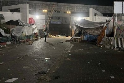 الاحتلال يخلي قسرا الطواقم الطبية والمرضى والنازحين من مشفى الشفاء