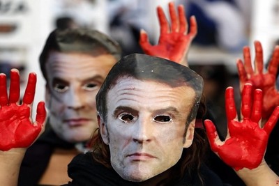 The French president was criticized by the ambassadors for supporting the crimes of the Zionists