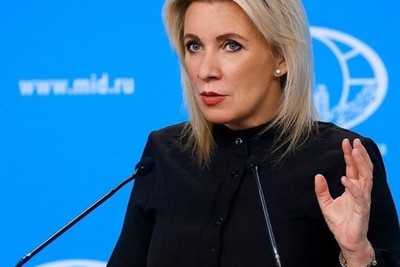 زاخاروفا: واشنطن تحاول تحميل الاتحاد الأوروبي تكاليف الحفاظ على زيلينسكي