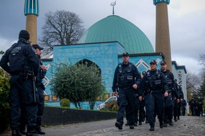 German Police Conduct Raids on Islamic Centers