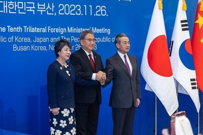 Japan-China-South Korea foreign ministers' meeting in Busan, South Korea, unable to decide date for summit meeting