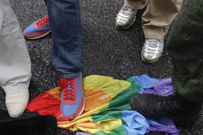 Russian court bans LGBT prostitution, says 'you've crossed the border'