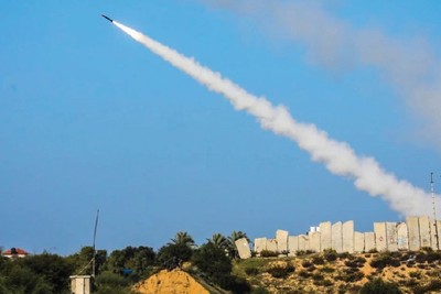 المقاومة اللبنانية تواصل دك مواقع وثكنات الاحتلال الإسرائيلي