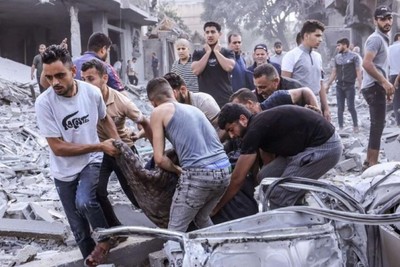Transfer of 20 Palestinian martyrs to Al-Aqsa Hospital