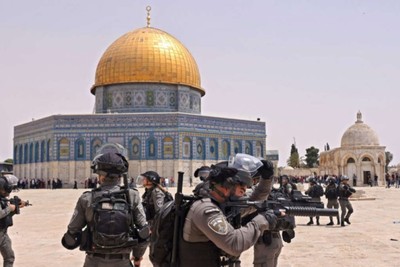 Israel continues to prevent Palestinians from praying the Friday prayer in the Al-Aqsa Mosque