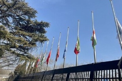 Flags of Shanghai member countries were lowered to half-mast in memory of the Kerman martyrs