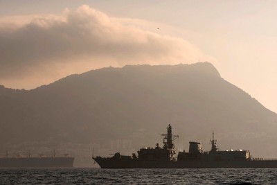 Из-за нехватки моряков британским ВМС приходится списывать военные суда для комплектования новых