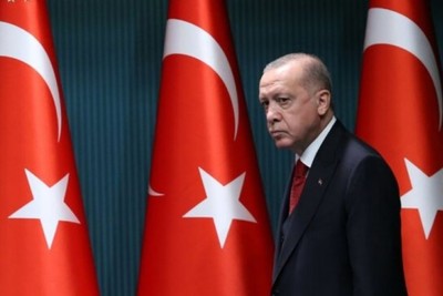 Erdoğan officially signs Sweden's NATO membership