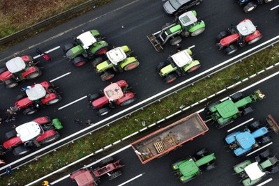 French farmers blocked roads around Paris