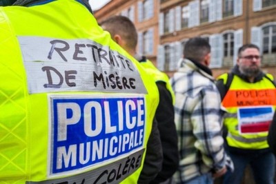 France: Police and citizens among the demonstrations