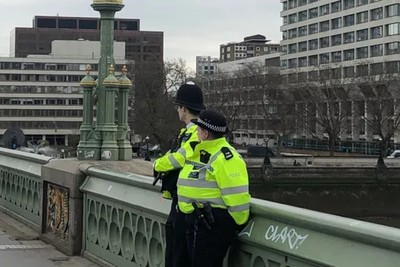В Лондоне трех женщин обвинили в терроризме после демонстрации поддержки ХАМАС