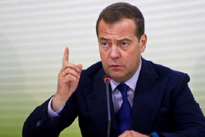 Medvedev threatens to attack Washington, London and Berlin if Russia is forced to leave Ukraine