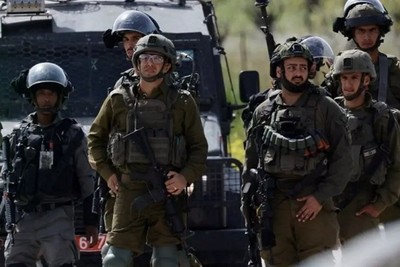 Zionist regime soldiers invaded Palestinian camps