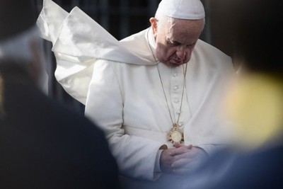 Pope Francis calls for an immediate ceasefire in Gaza