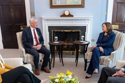 White House: Biden has not met with Benny Gantz
