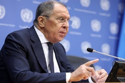 Lavrov: Macron persuaded America to send troops to Kiev
