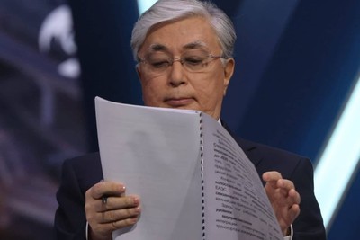 Kazakhstan's Geopolitical Conundrum: Caught Between Russia and the West
