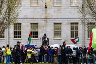 Raising of the Palestinian flag at Harvard University