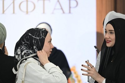 Russia Permits Muslim Women to Wear Hijab in Citizenship Application Photos