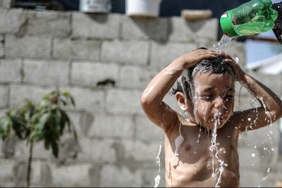 The bitter cold and the hot heat, in between the people of Gaza