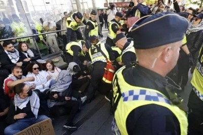 Swedish police attack pro-Palestinian protesters at Eurovision final