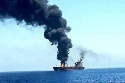 Йемен атаковал нефтяной танкер в порту Аль-Мукалла