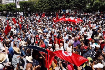 Tunisians protest against 'foreign intervention'
