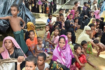 UN: 45,000 Rohingya flee to areas near the Bangladesh border