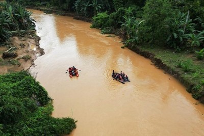 Landslides kill hundreds of people in Papua New Guinea