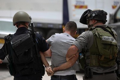 جيش الاحتلال يعتقل 14 فلسطينيا من الضفة الغربية