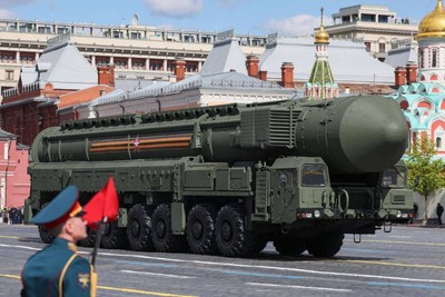 Russia Outpaces U.S. and EU in Artillery Shell Production, Sky News Reports