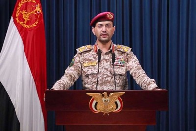 القوات المسلّحة اليمنية نفذت 6 عمليات عسكرية بينها استهداف "إيزنهاور" ومدمّرة أمريكية بالبحر الأحمر