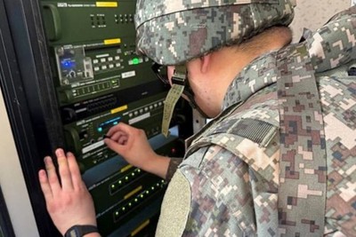 South Korea and North Korea Engage in Psychological Warfare with Loudspeakers and Balloons