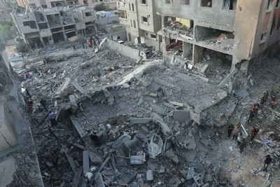 موقع بريطاني: الفلسطينيون المذبوحون في مجزرة النصيرات لا وجود لهم في إعلام الغرب العنصري الاستعماري